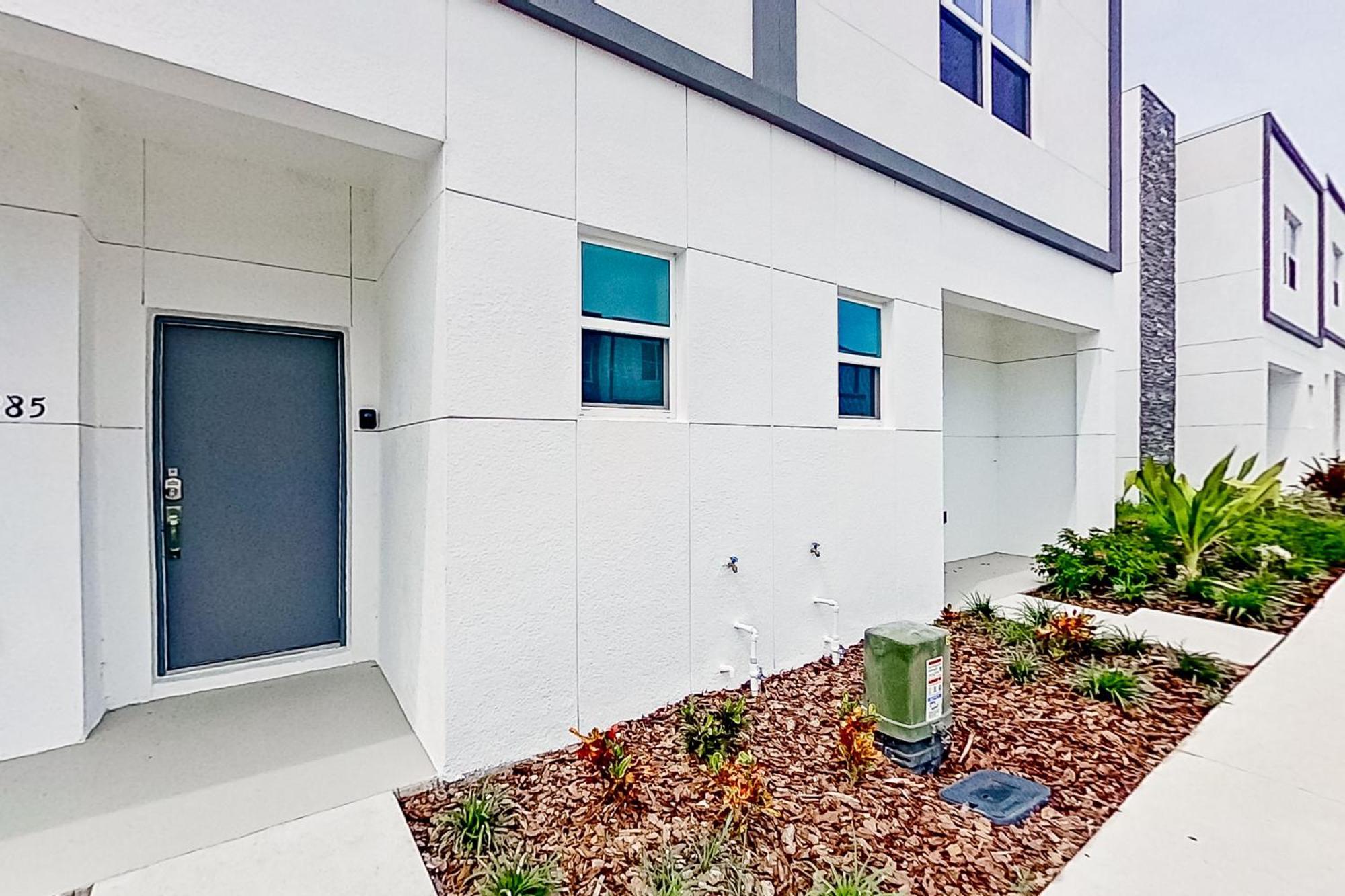 The Azur Resort Davenport Exterior photo